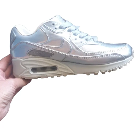 RARE🌀 Nike Air Max 90 metallic silver Shoes Size 6 RARE - Picture 2 of 5